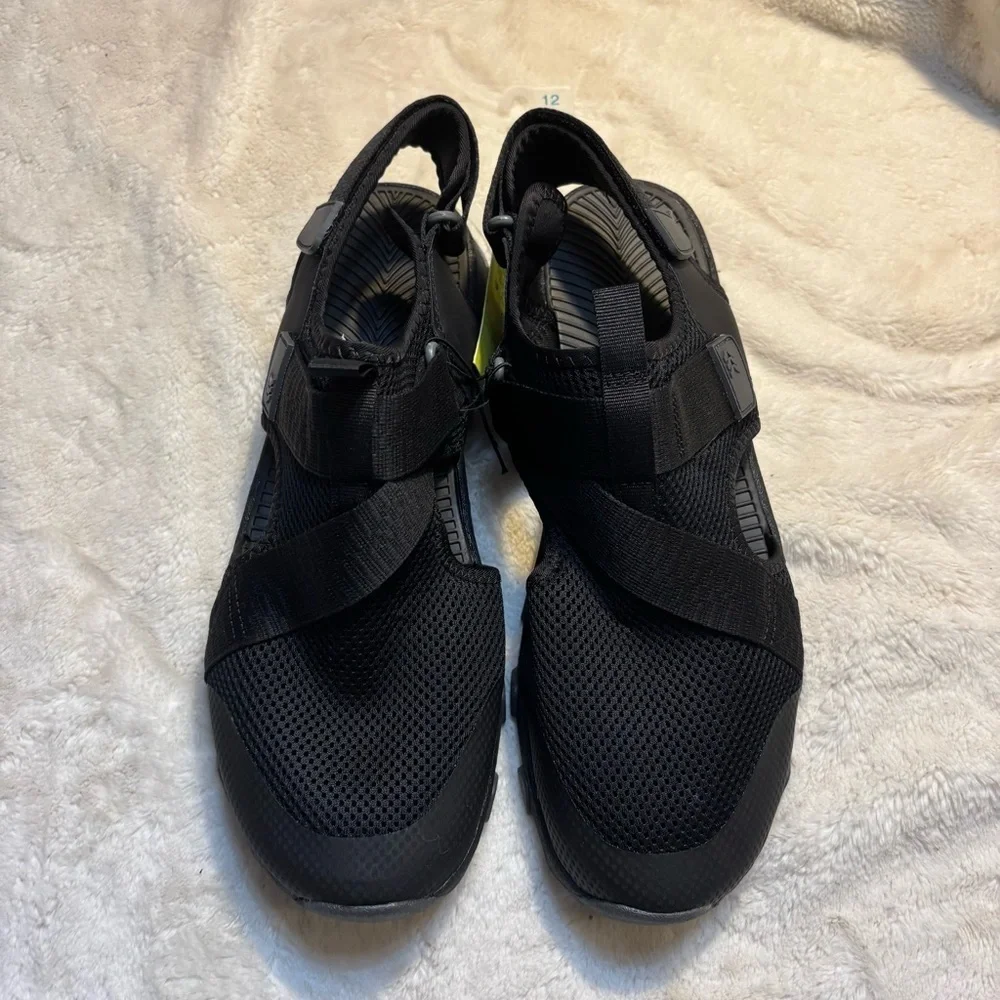 NWT Men’s Water Shoes Size 12 Black Adventure Sandals All in Motion BlackJay
